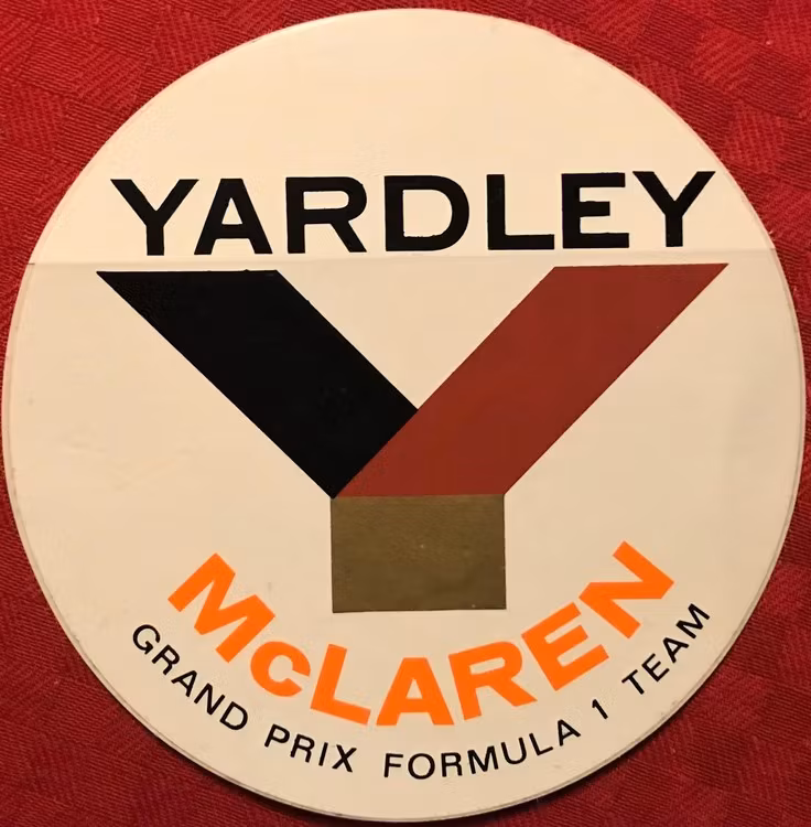 Yardley - McLaren - 70-talsdekal i F1 - format 11 cm i diameter