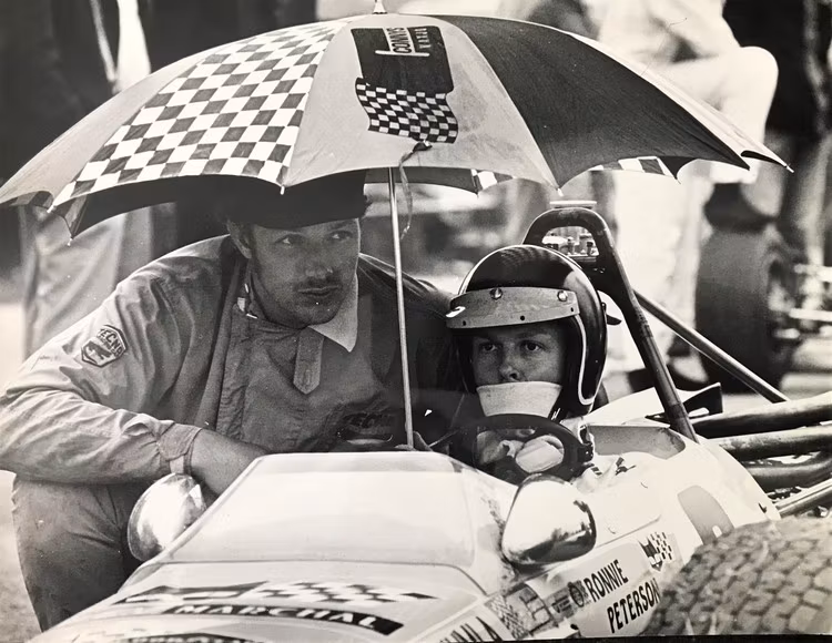 Ronnie med bror Tommy i formel 3-epoken '68 - format 18x24 cm