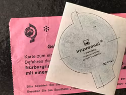 Gammalt Nürburgring-material i original: dekaler, biljetter, bankvitton - 6 delar