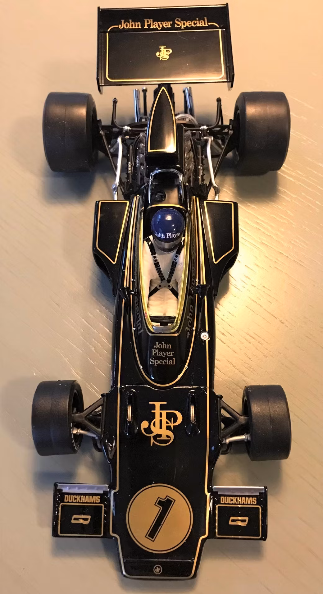 Ronnie Peterson Lotus 72 Quartzo 1/18 bilmodell - nr 532/1500 ex