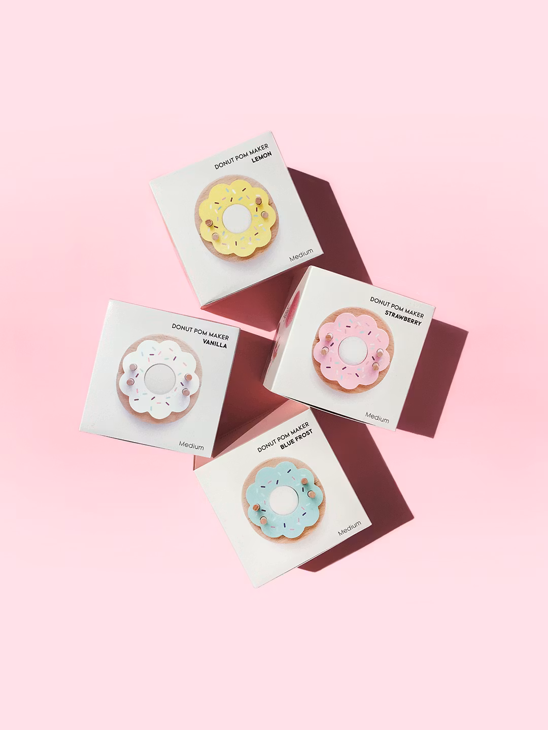 Pom Maker Donut Vanilla - vitt pom-pom-verktyg munk i trä (Medium)