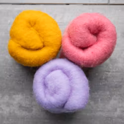 Svensk kardad ull - pastellig mix