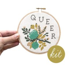 Junebug and Darlin - Broderikit Tavla - Queer