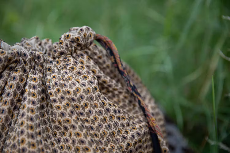 Relove and Roses Luna bag - projektväska #2 i återvunnet tyg
