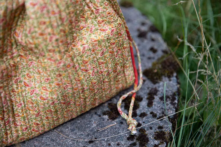 Relove and Roses Luna bag - projektväska #3 i återvunnet tyg
