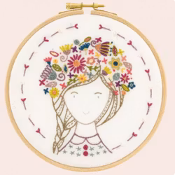 Un Chat dans l'aiguille - Broderikit Tavla - Eglantine, fleur des champs