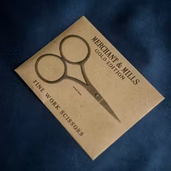 Merchant & Mills Fine Work Gold Scissors - liten guldfärgad sax