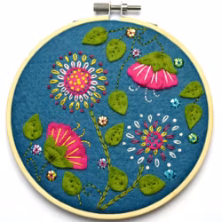 Corinne Lapierre - Tropical Flowers Felt Appliqué - kit för filtsömnad