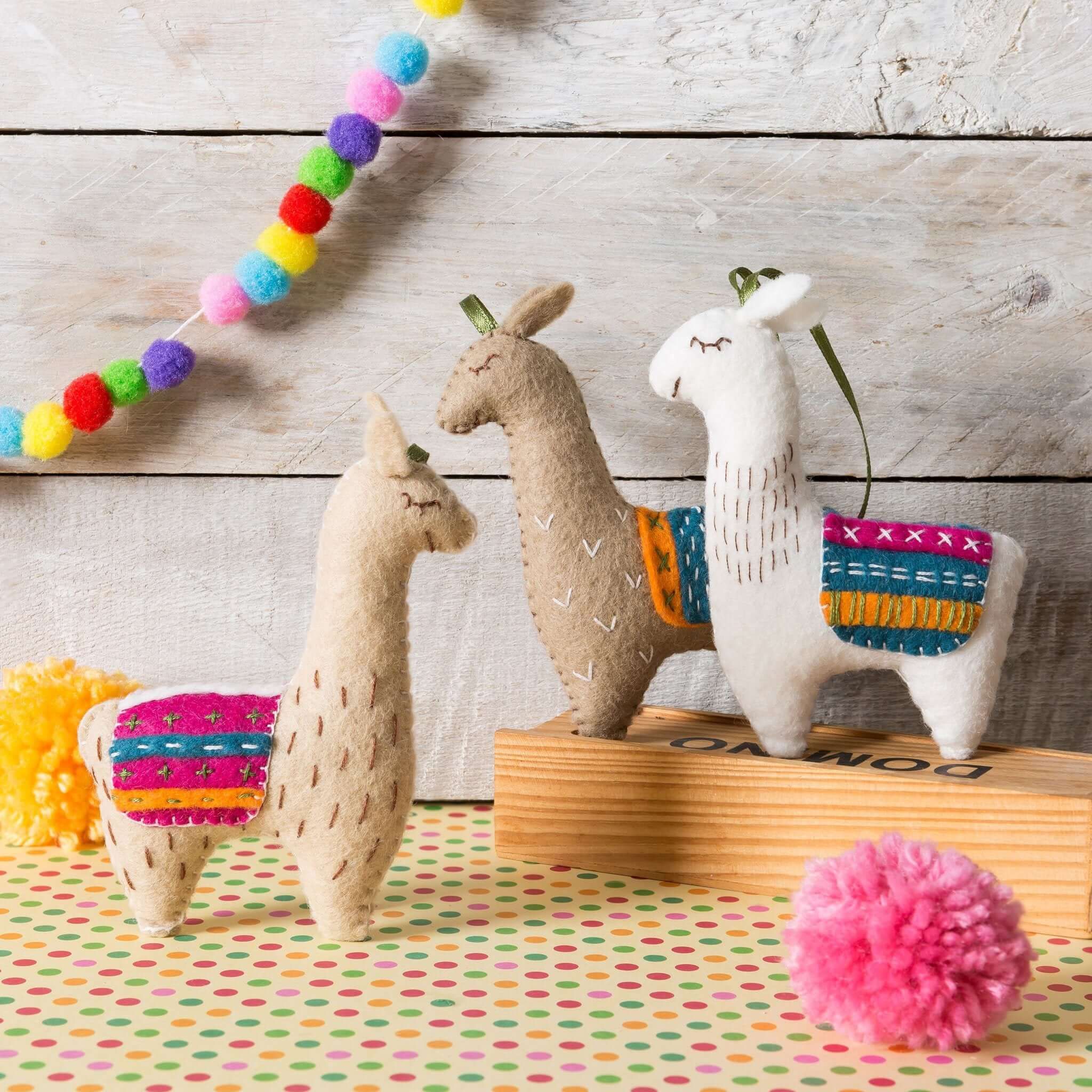 Corinne Lapierre - Llamas Felt Craft - kit för filtsömnad