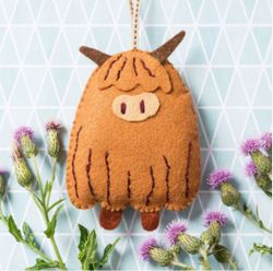 Corinne Lapierre - Highland Cow Felt Craft Kit - kit för filtsömnad