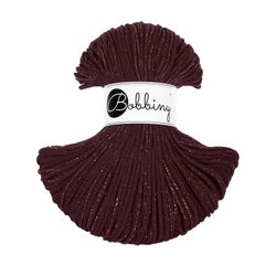 Bobbiny Golden Burgundy - vinrött garn med guldig tråd (flera modeller)