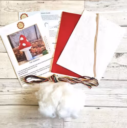 Corinne Lapierre - Toadstool Felt Craft Kit - kit för att sy en flugsvamp i filt