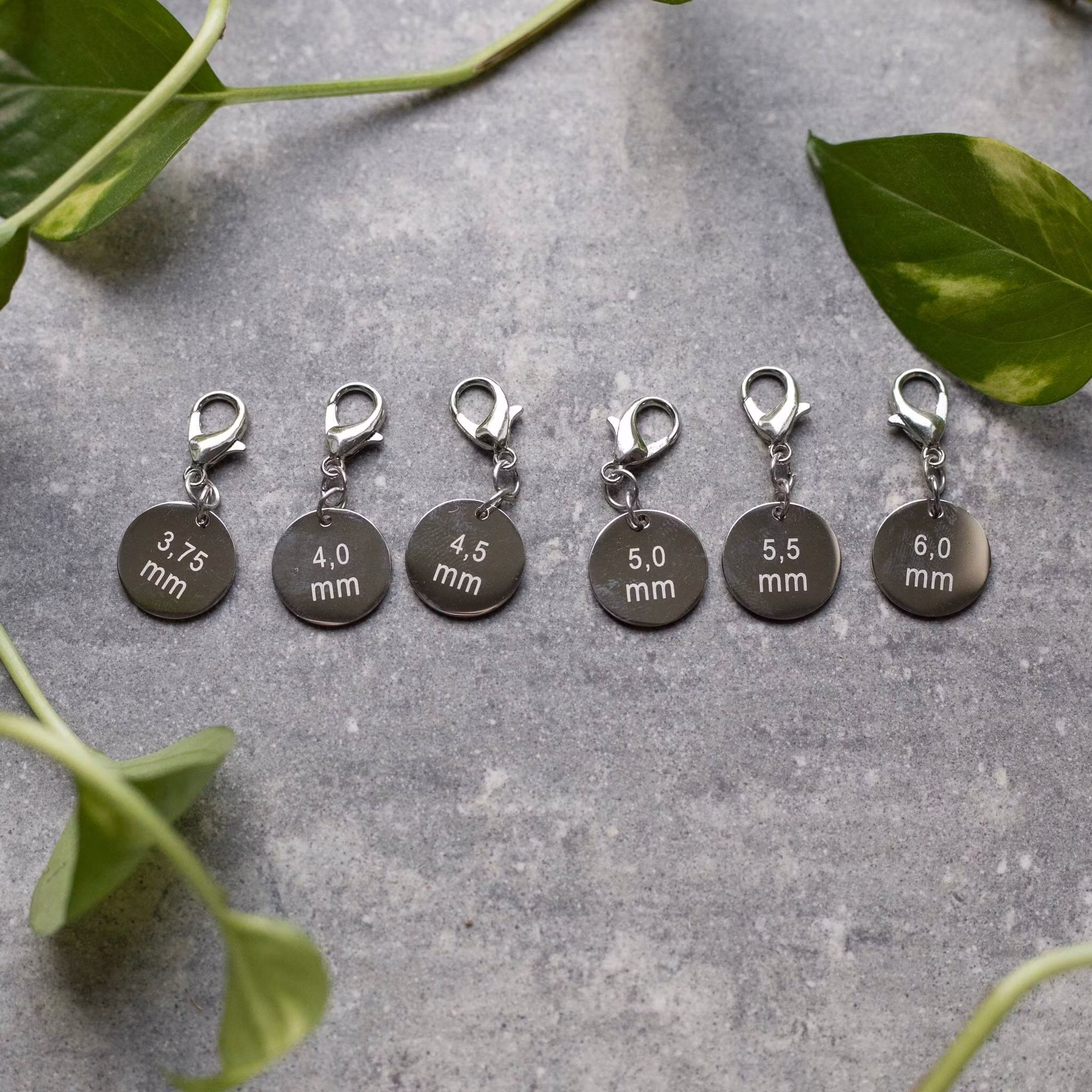 The Knitting Barber Needle tracker - markörer för att komma ihåg storlek på sticka eller virknål