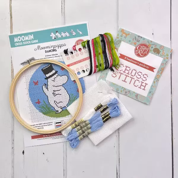 My Crafty Kit Company Moomin Embroidery Kit "Moominpappa Dancing" - broderikit med muminpappan