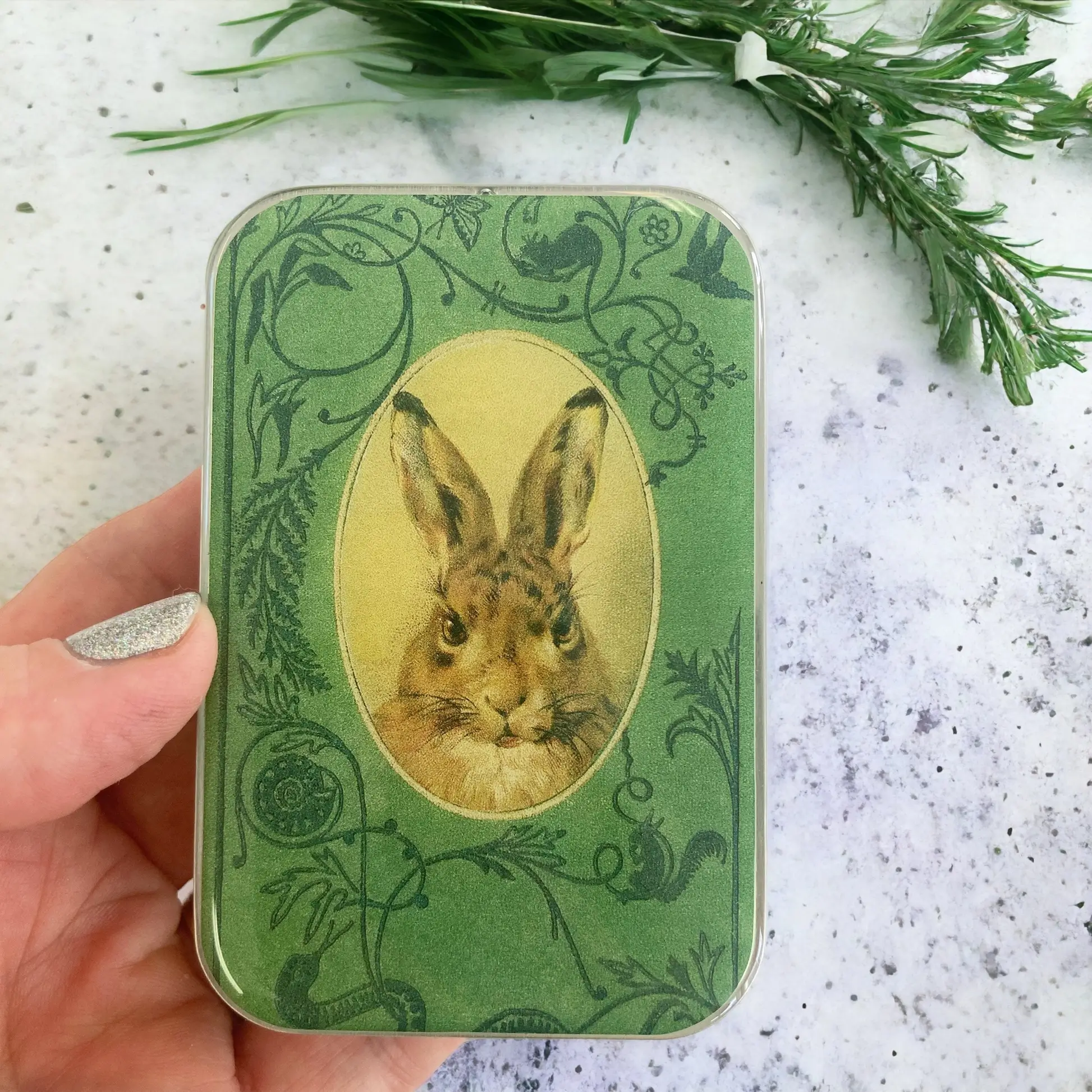 Firefly Notes Bunny notions tin - Metallask med kanin
