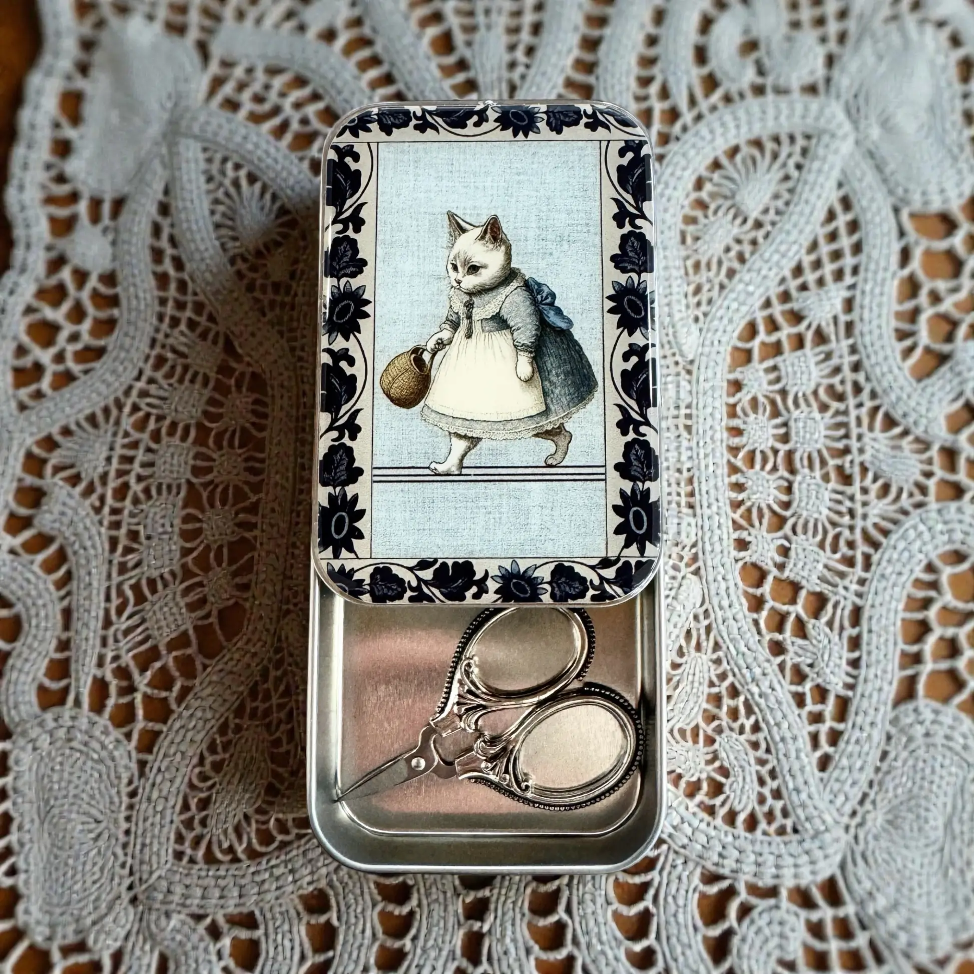 Firefly Notes Kitty notions tin - Metallask med katt