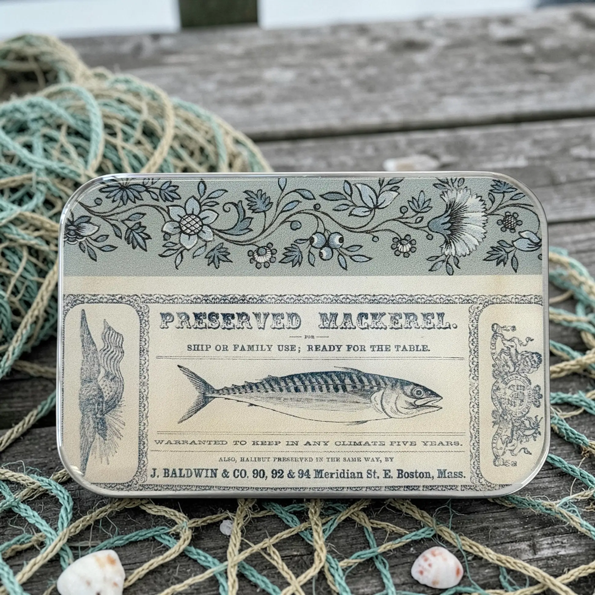 Firefly Notes Tinned fish notions tin - Metallask med fiskkonserv