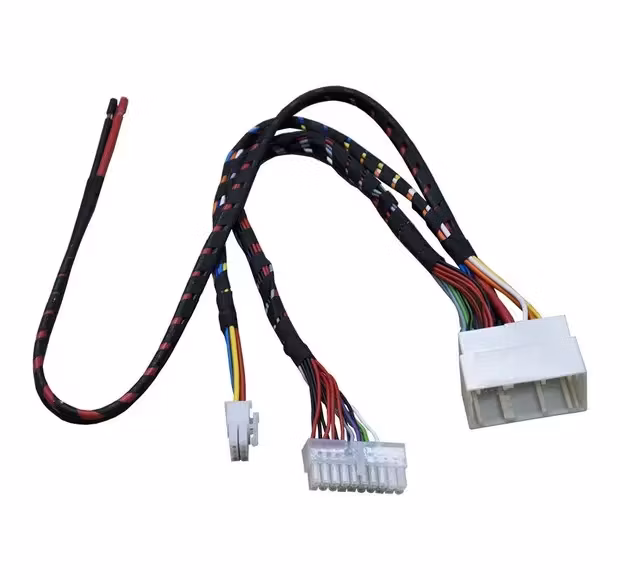 FOUR Connect 4-BMW-M1 amplifier adapter harness BMW - Molex