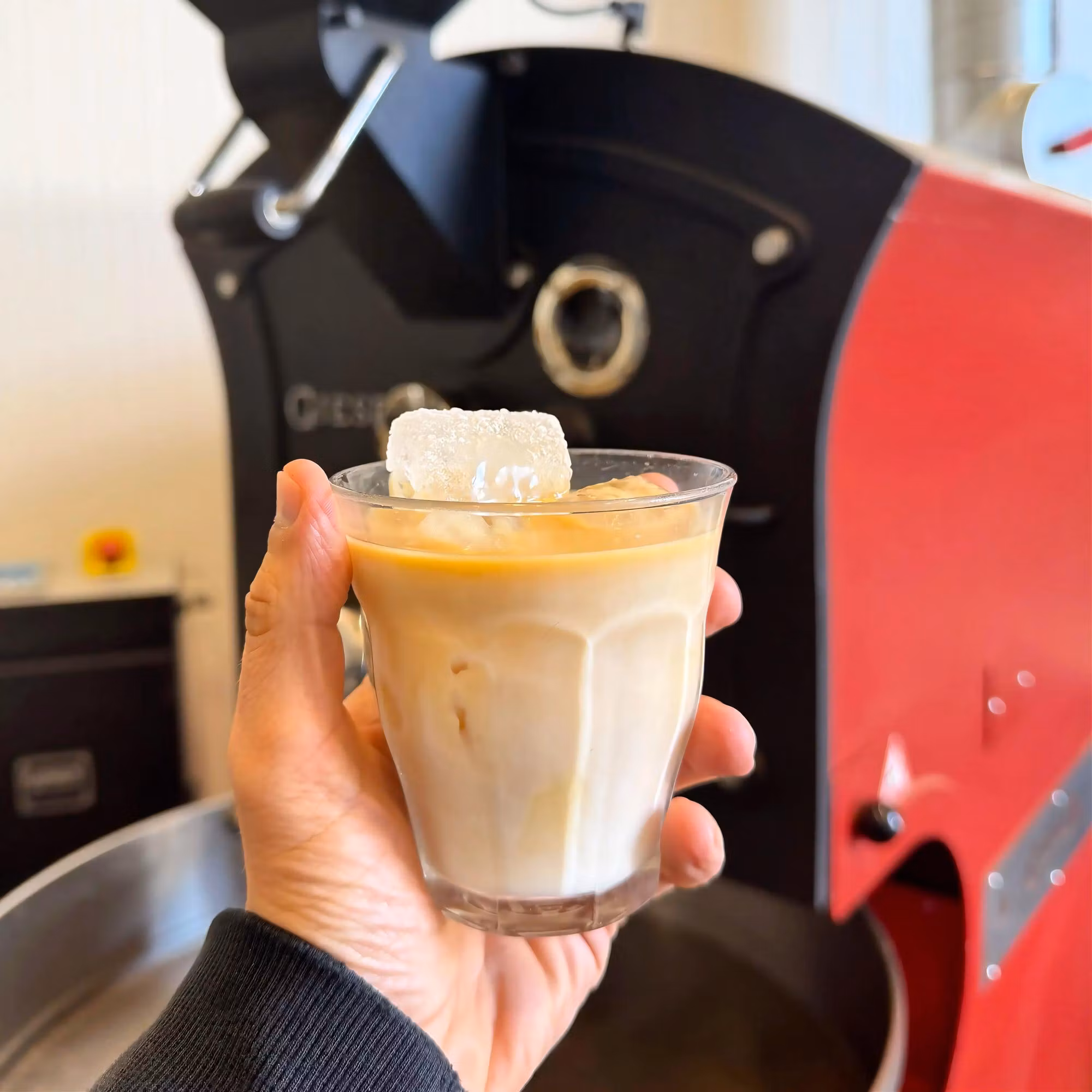Enkel Islatte på Cold Brew – Recept & Guide | Hälla Kafferosteri