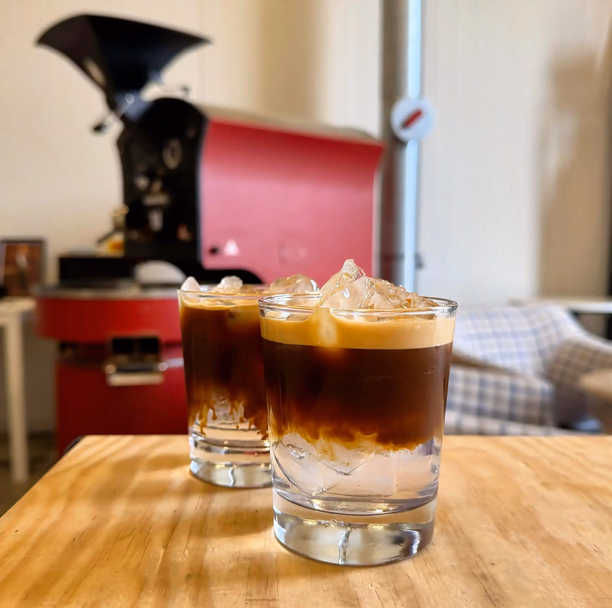 Hur gör man Espresso Tonic? Enkel Steg-för-Steg Guide | Hälla Kafferosteri