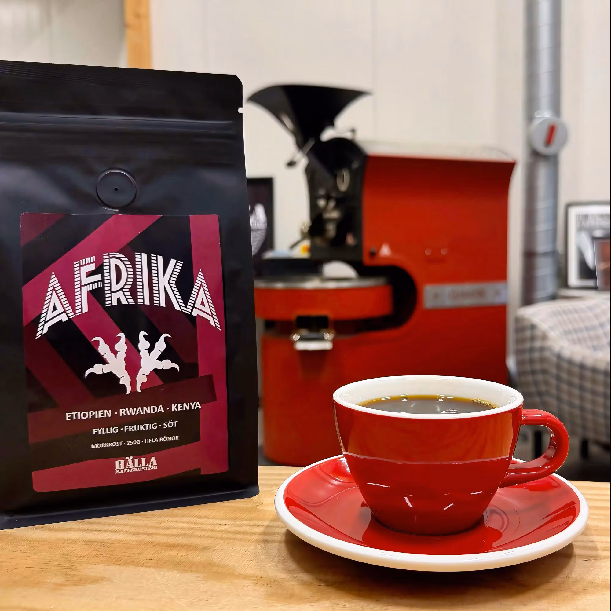 Afrika – Mörkrostad Kaffeblandning från Etiopien, Rwanda & Kenya | Hälla Kafferosteri