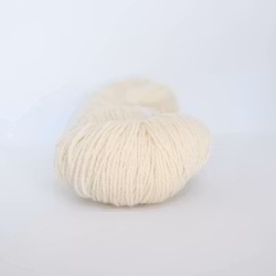 Ask Ullgarn - Ubleket hvit - 6057