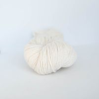 Ask Ullgarn - Halvbleket Hvit - 6047