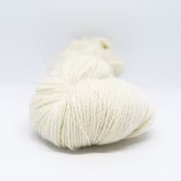 Huldra Kamgarn - Ubleket Hvit - 8026