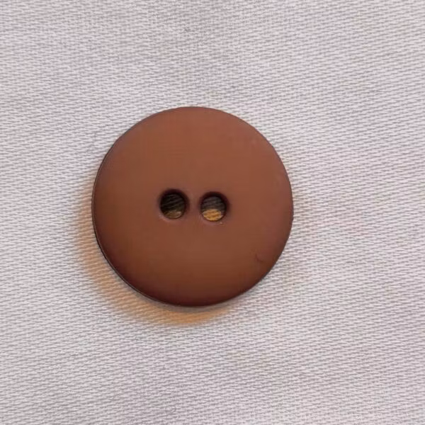 Knapp – Nancy Taupebrun – 18 mm ( K191123)