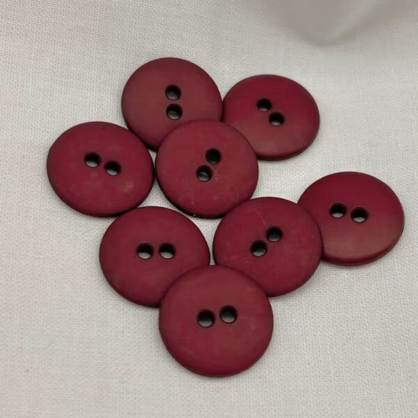 Knapp – Nancy  Vinrød – 18 mm ( K190950)