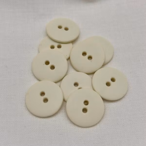 Knapp – Nancy  Melkehvit – 18 mm ( K190821)