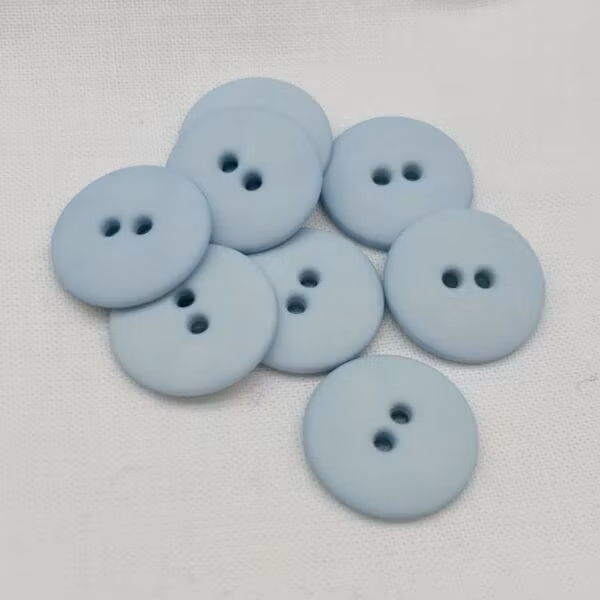 Knapp – Nancy Himmelblå  – 18 mm ( K191012)