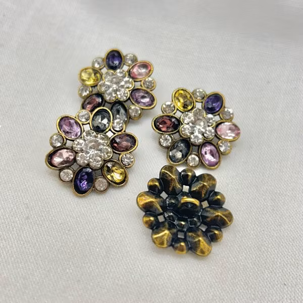 Strass blomst med flere farger – 23mm