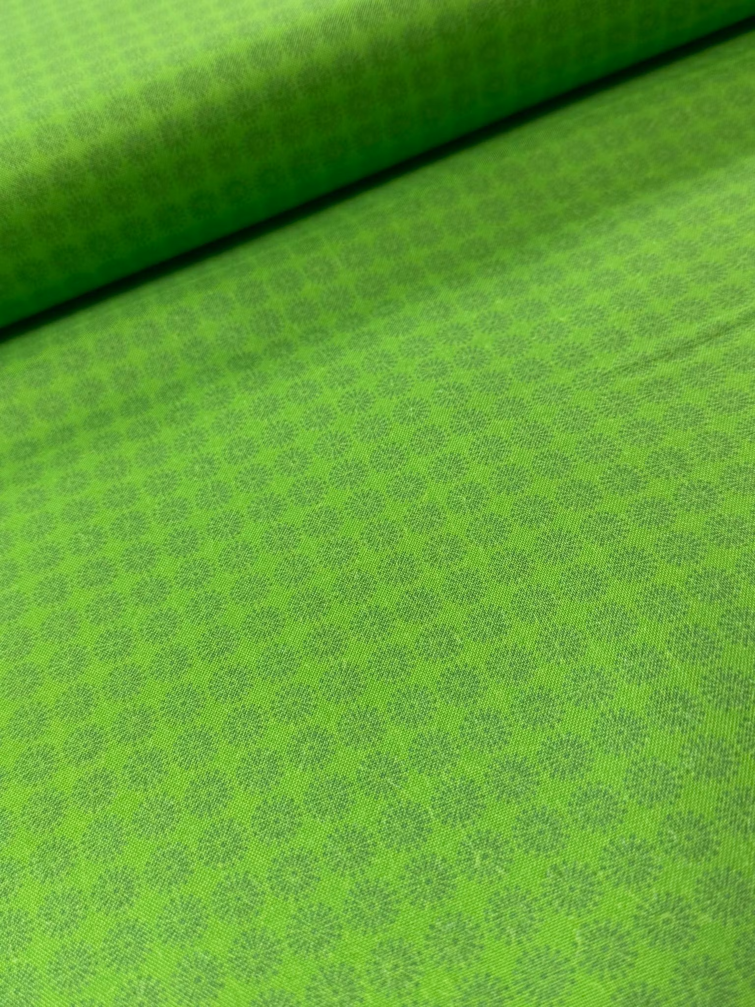 Basic -  Apple Green