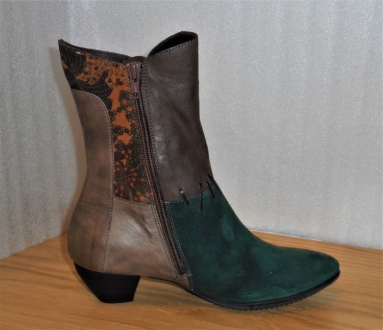 Grön/kombi boots från österrikiska Think!