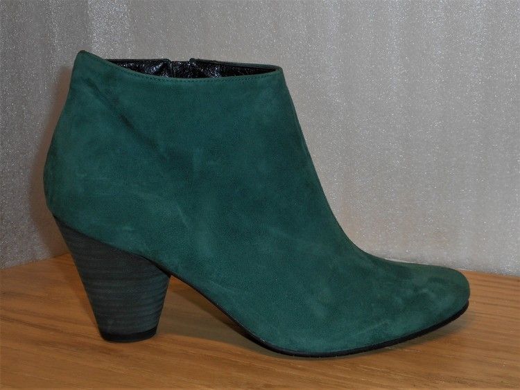 Grön mockaboots fabrikat Amante