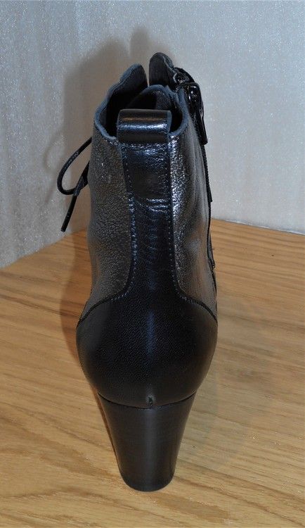 2-färgad boots med blixtlås & snörning fabrikat Fidji