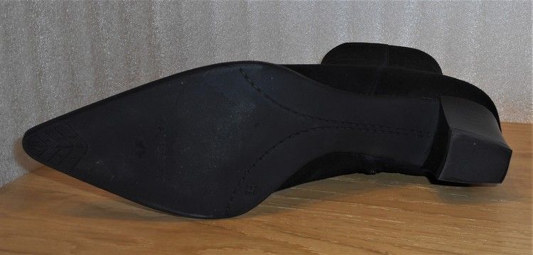 Svart mockakänga med krokodilmönstrat skinn i tån - Ferrerías