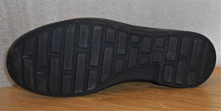 Svart loafer fabrikat Think!