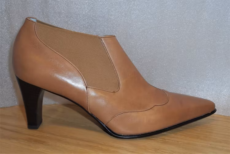 Beige kort skinnboots från tyska Peter Kaiser