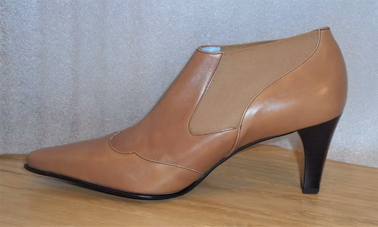Beige kort skinnboots från tyska Peter Kaiser
