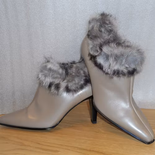 Krämbeige boots med pälskant - fabrikat Peter Kaiser