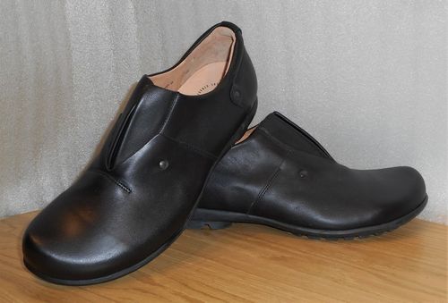 Svart loafer med grov sula - fabrikat Think!