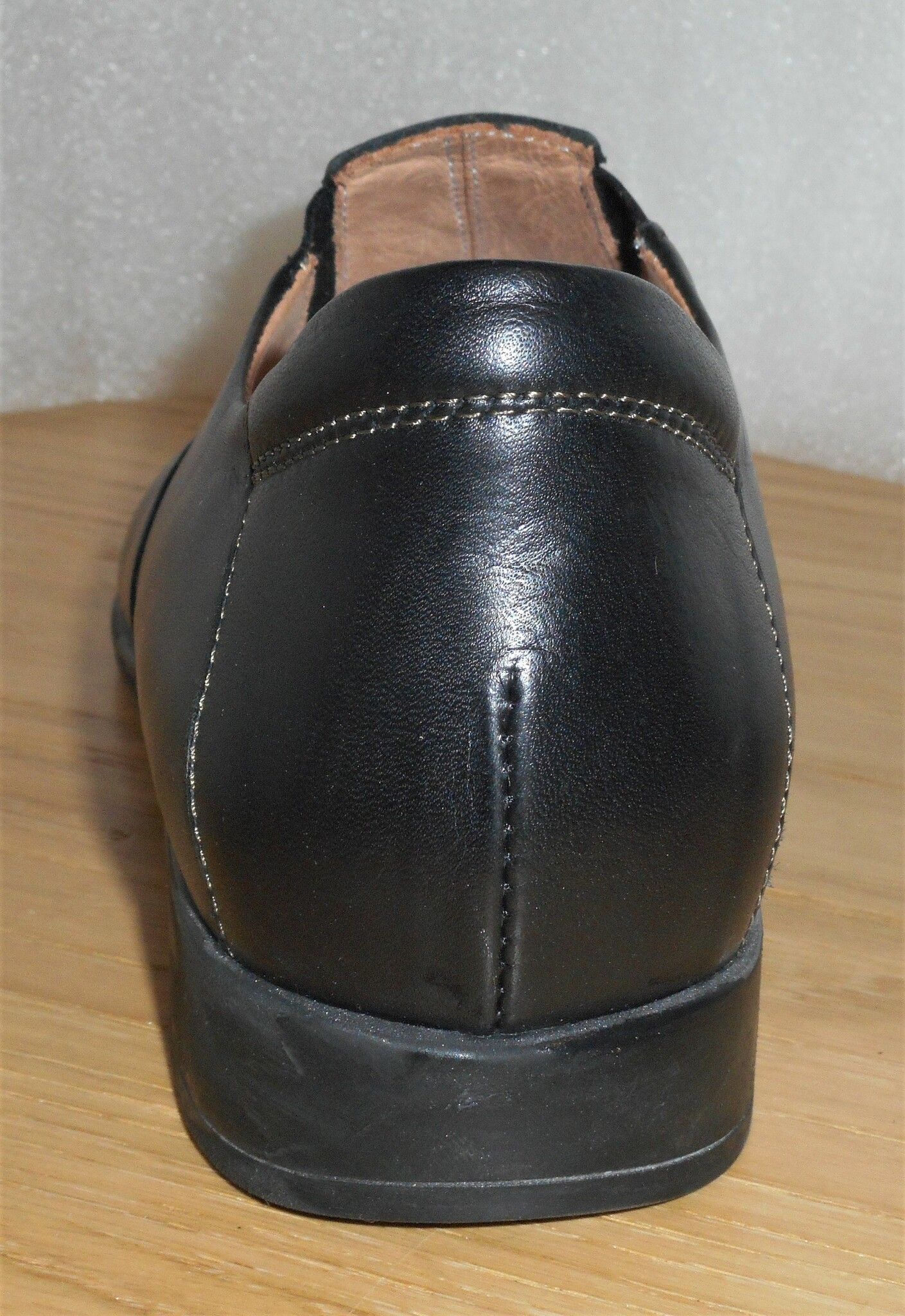 Svart promenadloafer med metalldekor - fabrikat Think!