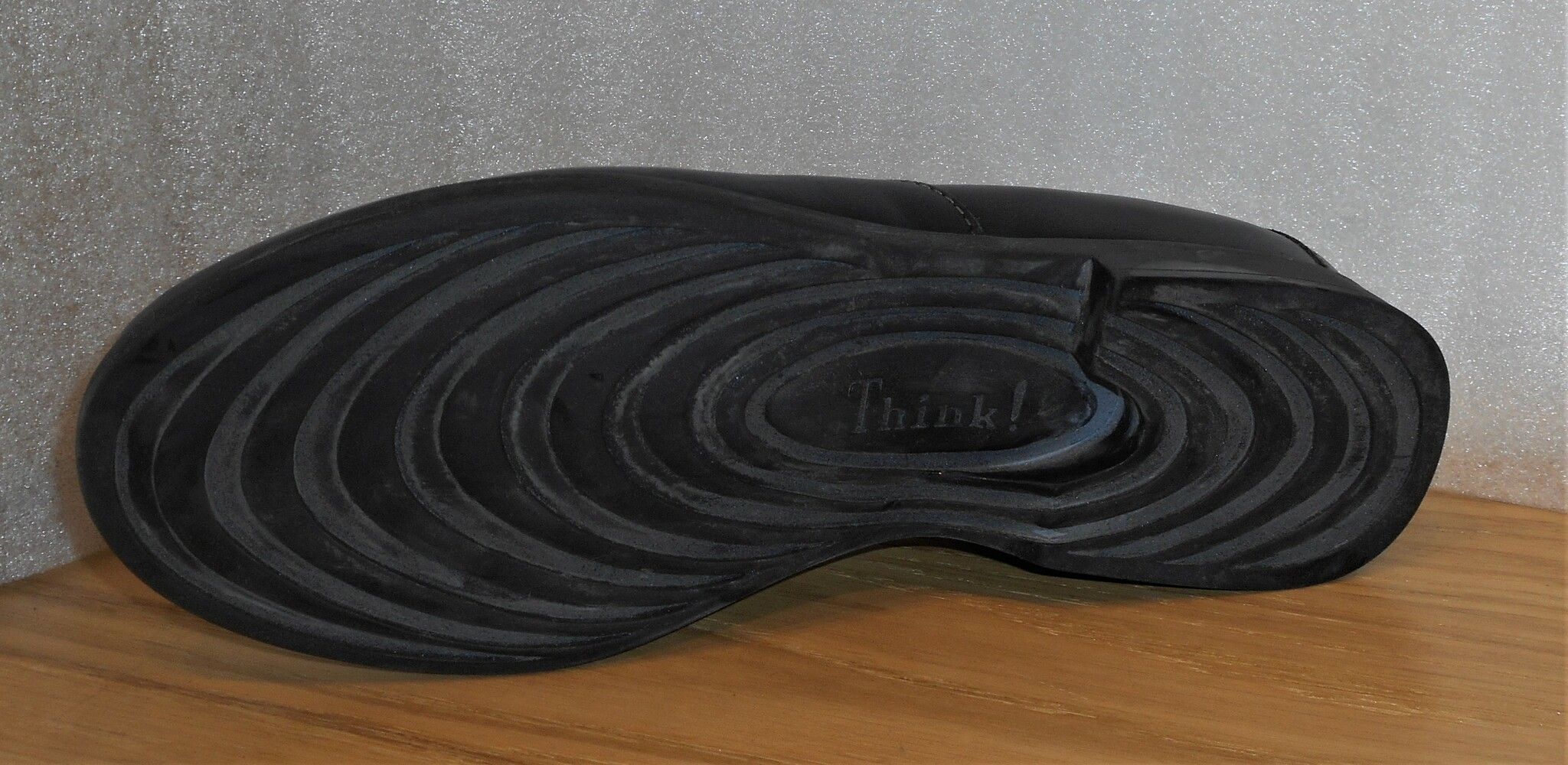 Svart promenadloafer med metalldekor - fabrikat Think!