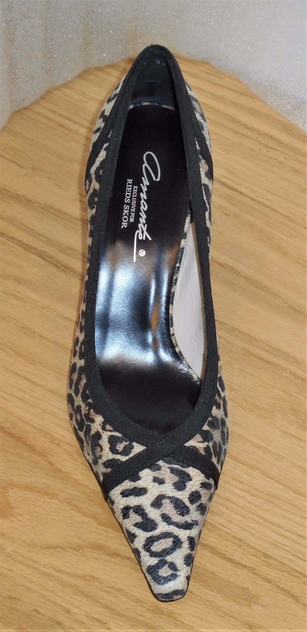 Leopardmönstrade pumps från spanska Amante