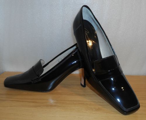Svart lackloafer på hög klack - fabrikat Amante