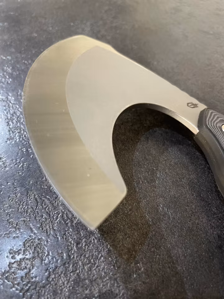 Gerber Downwind Ulu – Flåkniv med fodral i vaxad kanvas