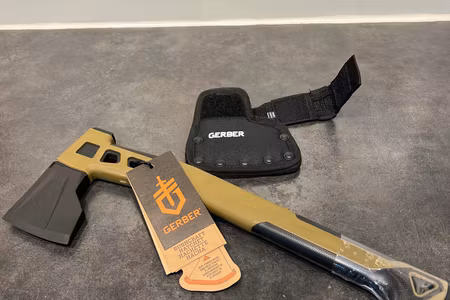 Gerber Fritidsyxa – Lätt och välbalanserad yxa