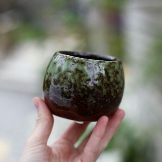 Minikruka Nova 6 cm – färgglad glaserad keramik
